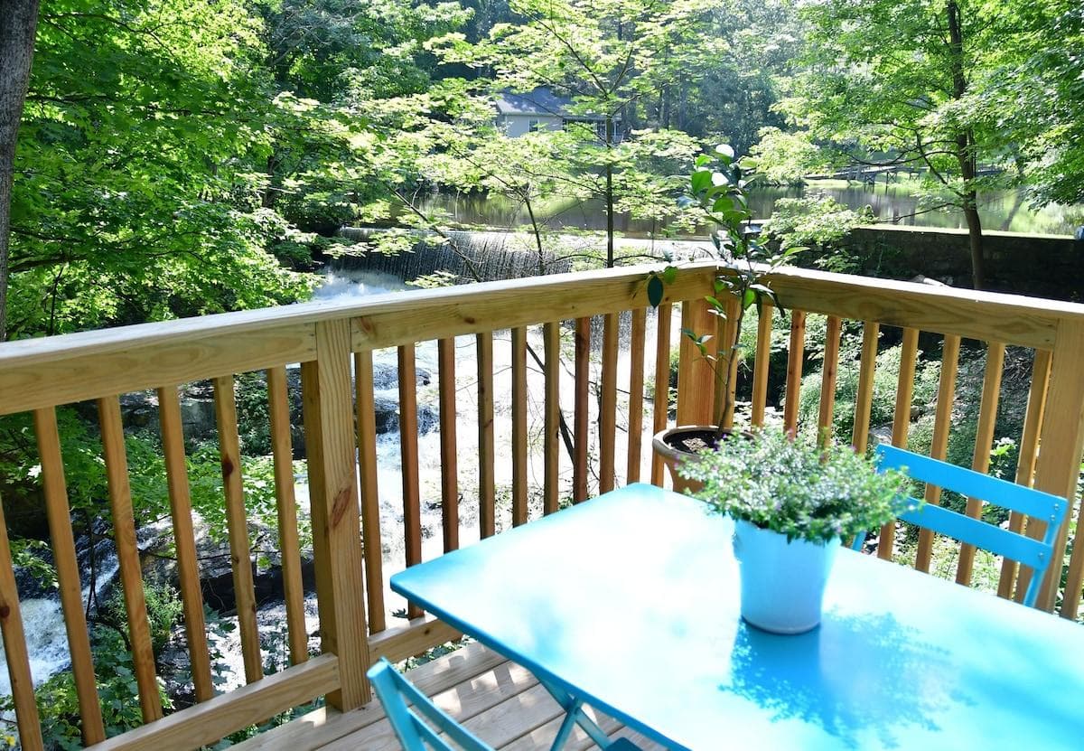 Relax on the deck overlooking the waterfall and a beautiful gorge below. Moving water, and waterfalls in particular, create an abundance of negative ions, which are believed to increase serotonin, alleviate depression, relieve stress, and boost your daytime energy.